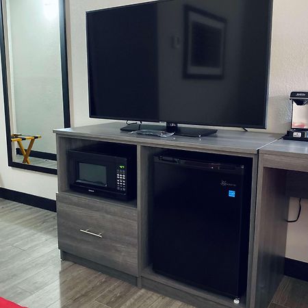 Ramada By Wyndham Tucson Airport Hotel Drexel Heights Екстериор снимка
