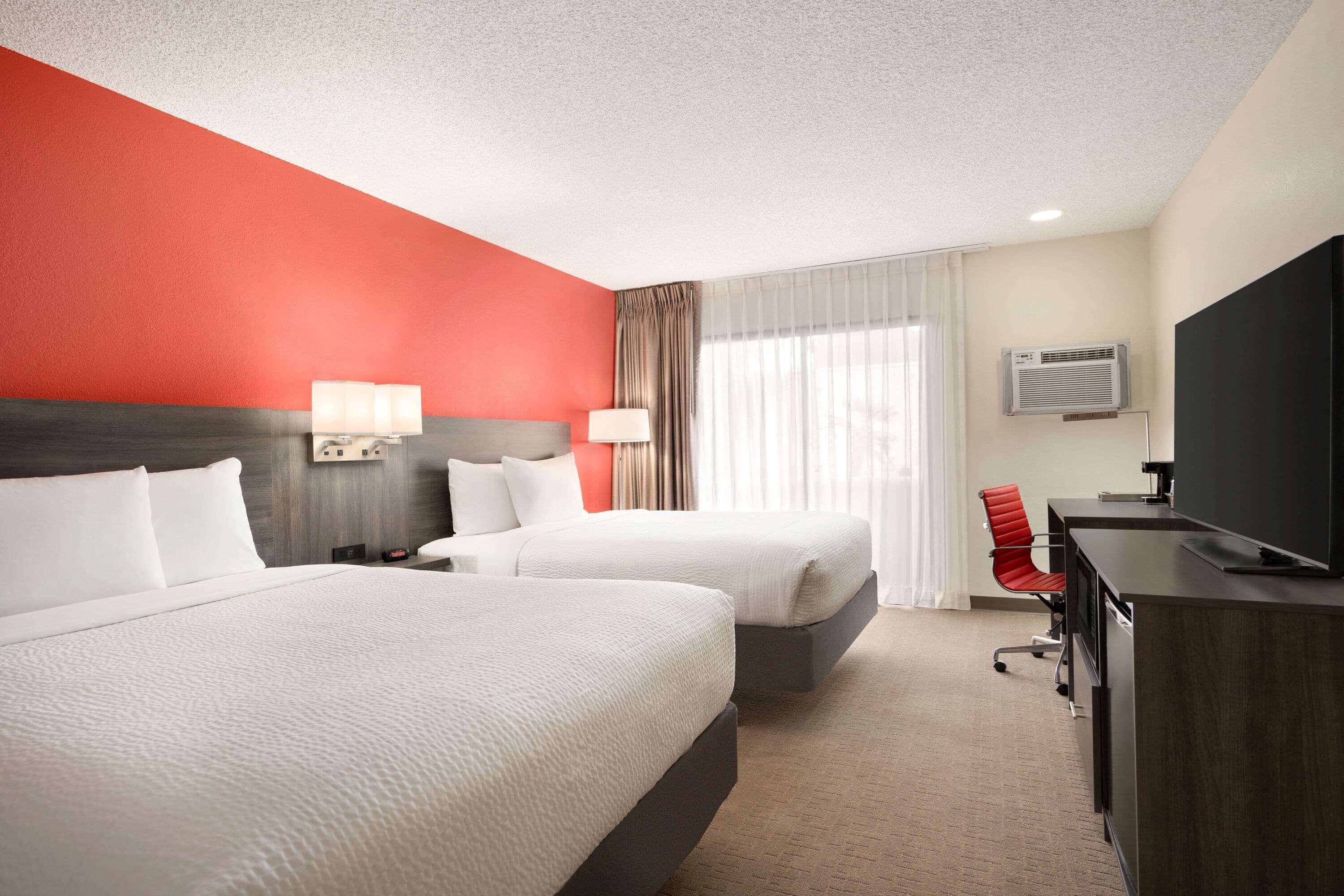 Ramada By Wyndham Tucson Airport Hotel Екстериор снимка