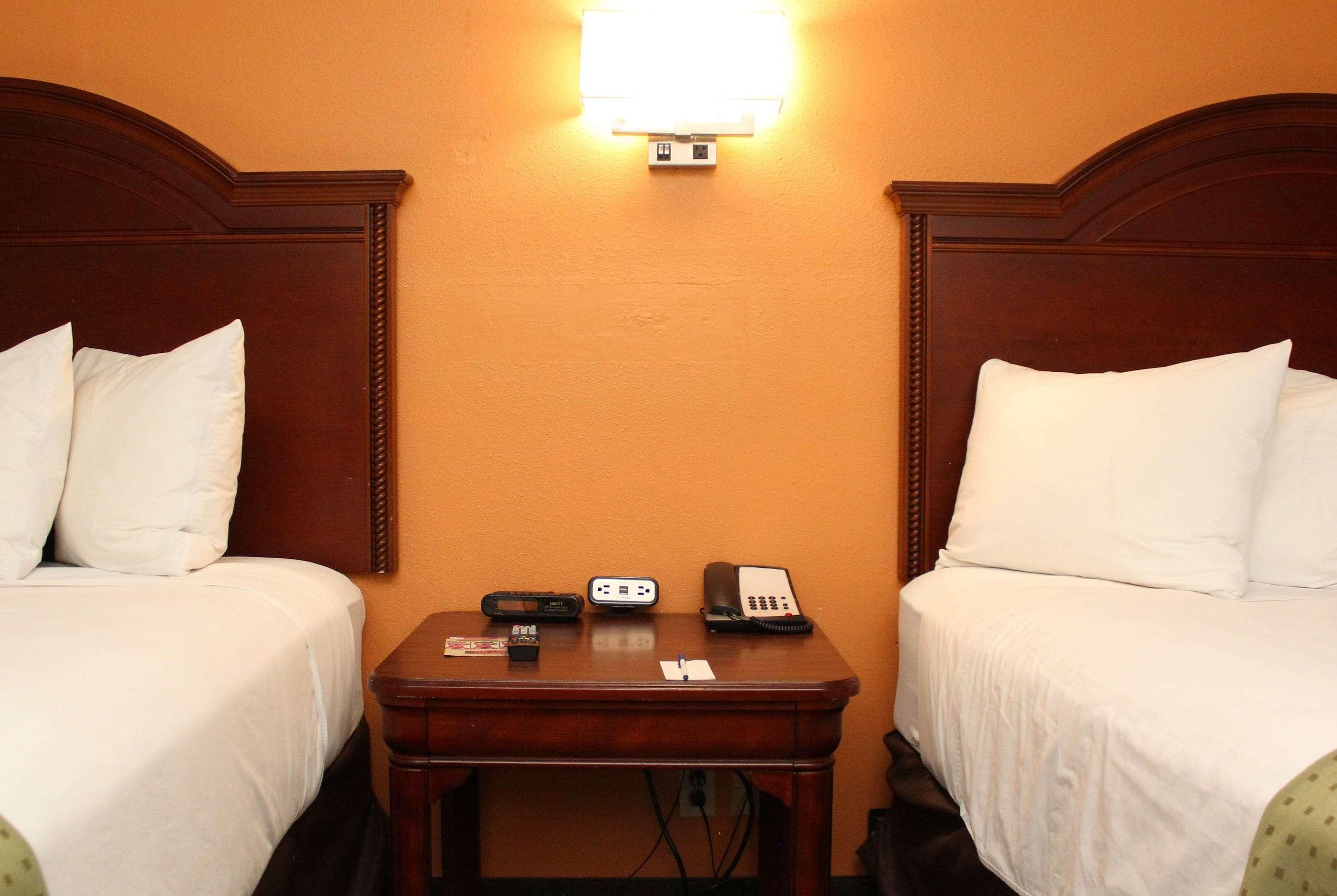 Ramada By Wyndham Tucson Airport Hotel Drexel Heights Екстериор снимка