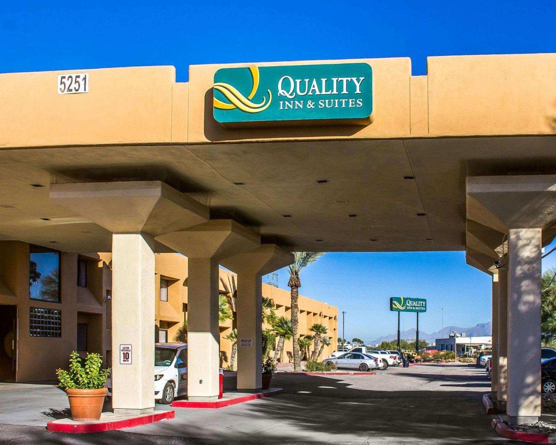 Ramada By Wyndham Tucson Airport Hotel Drexel Heights Екстериор снимка